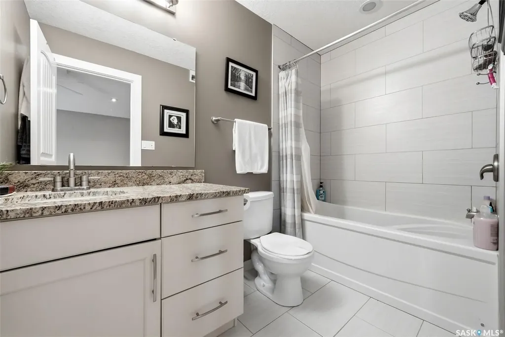 2860 Garnet Street Regina SK S4S 1W9