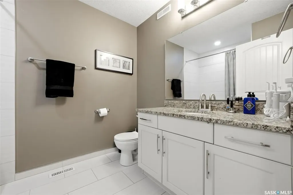 2860 Garnet Street Regina SK S4S 1W9