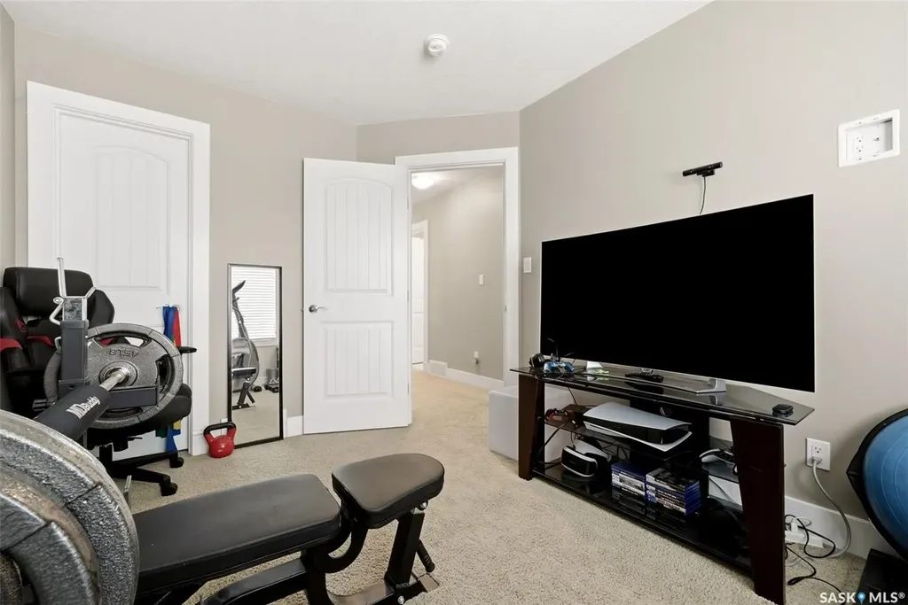 2860 Garnet Street Regina SK S4S 1W9