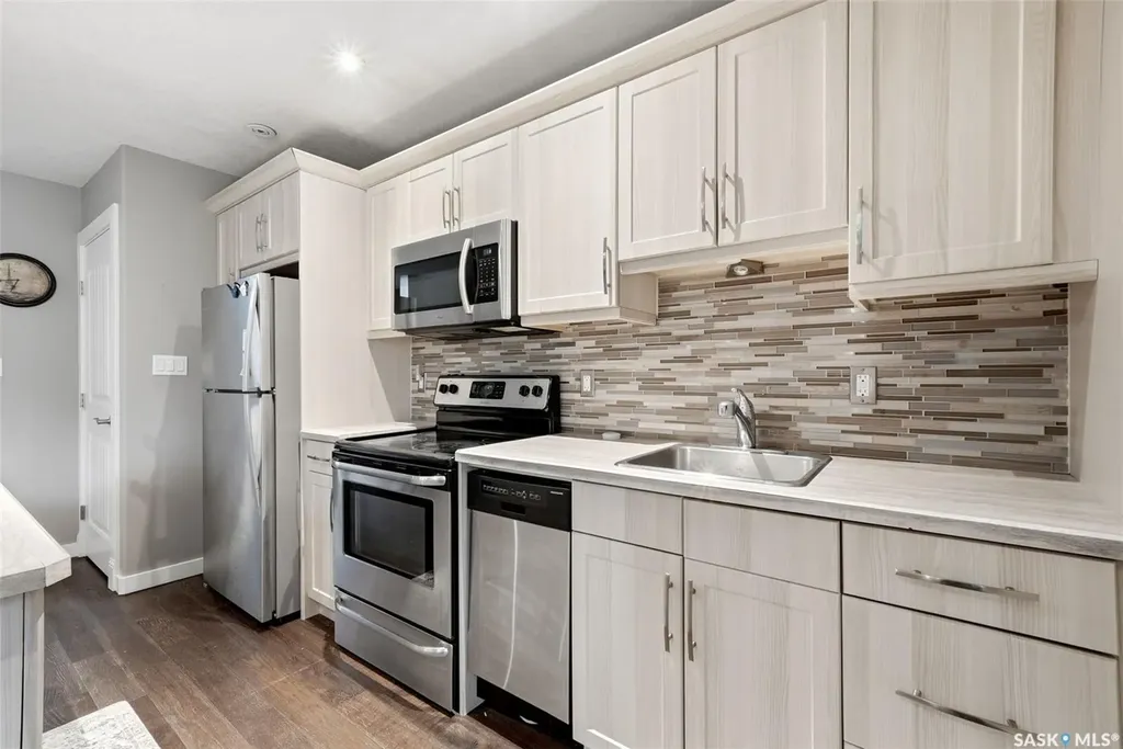 2860 Garnet Street Regina SK S4S 1W9