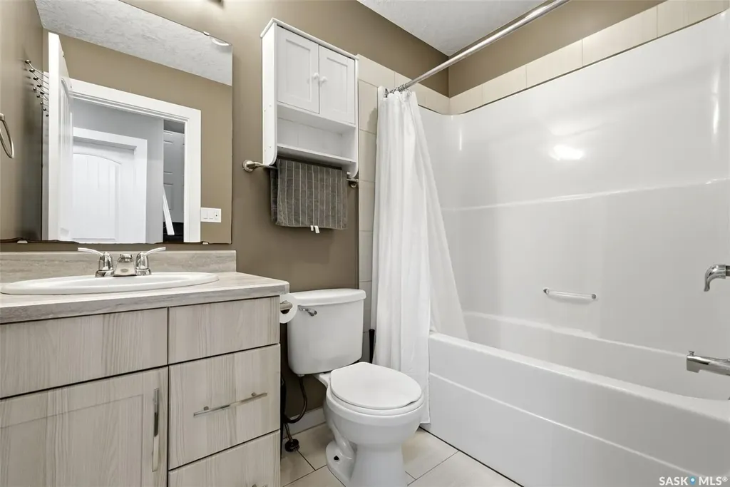2860 Garnet Street Regina SK S4S 1W9