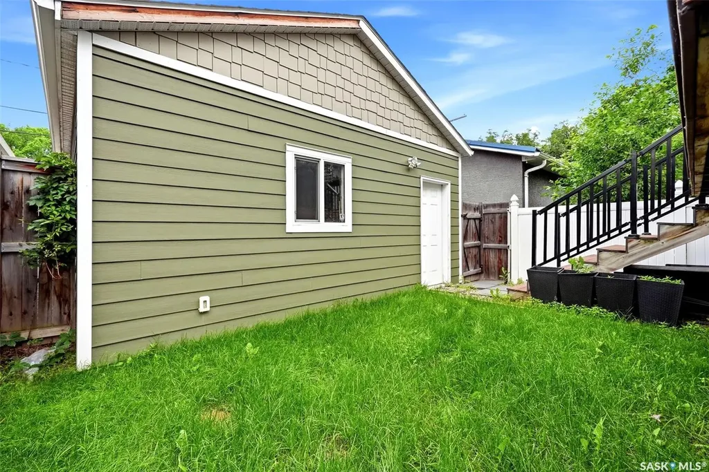 2860 Garnet Street Regina SK S4S 1W9