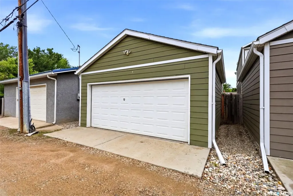 2860 Garnet Street Regina SK S4S 1W9