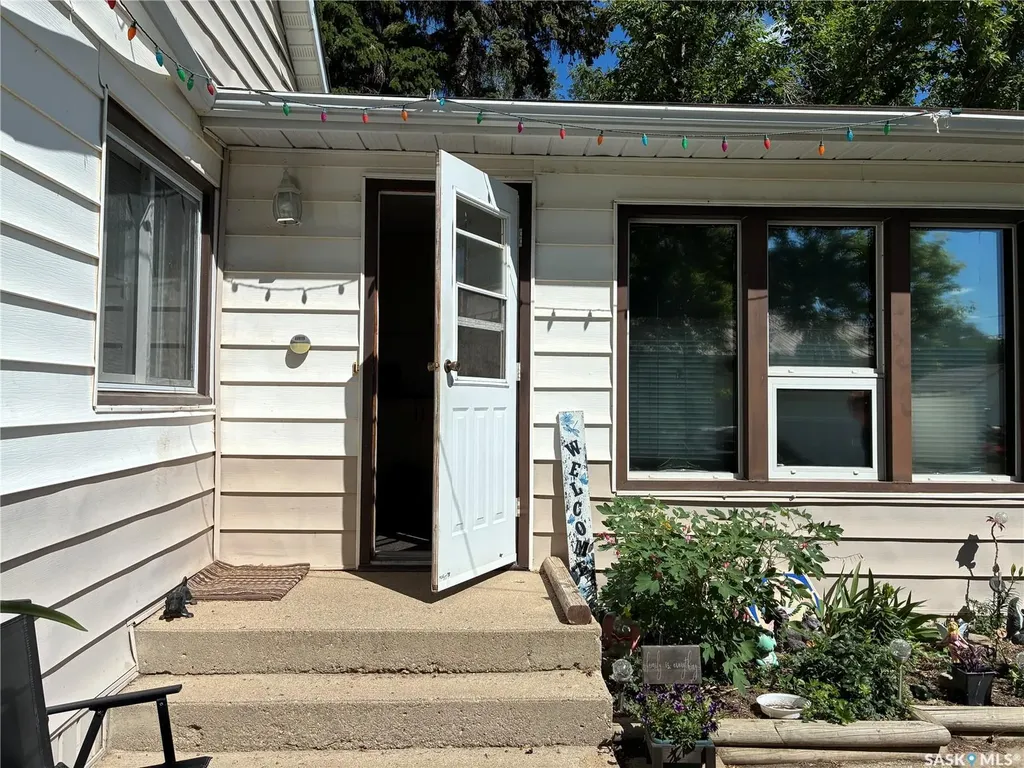 712 M Avenue Perdue SK S0K 3C0