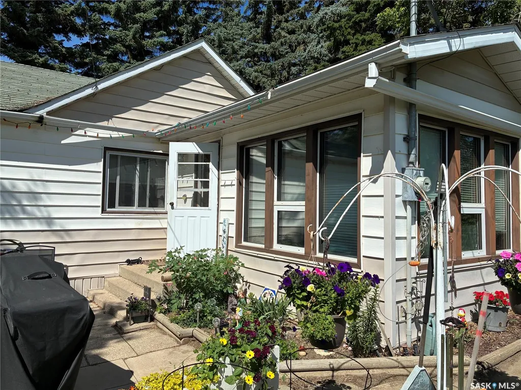 712 M Avenue Perdue SK S0K 3C0