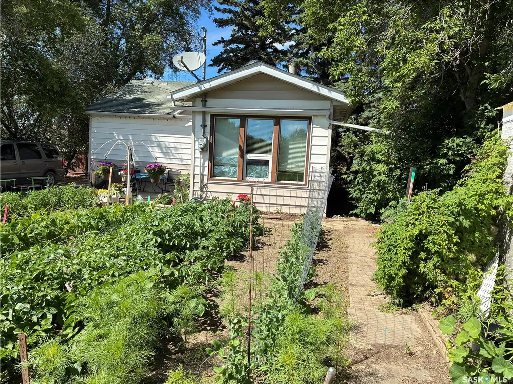712 M Avenue Perdue SK S0K 3C0