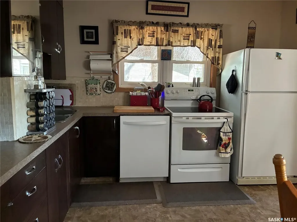 712 M Avenue Perdue SK S0K 3C0