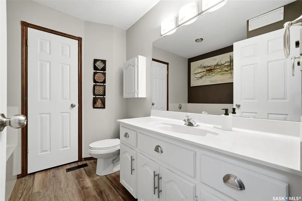 5414 Ballantine Court Regina SK S4X 4K4