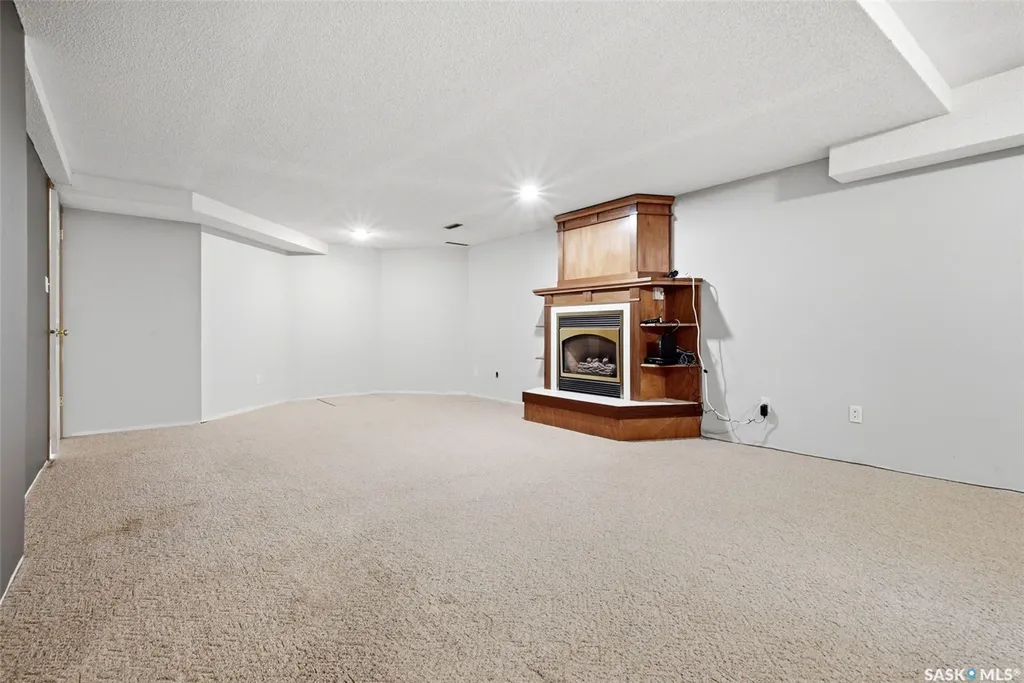 5414 Ballantine Court Regina SK S4X 4K4