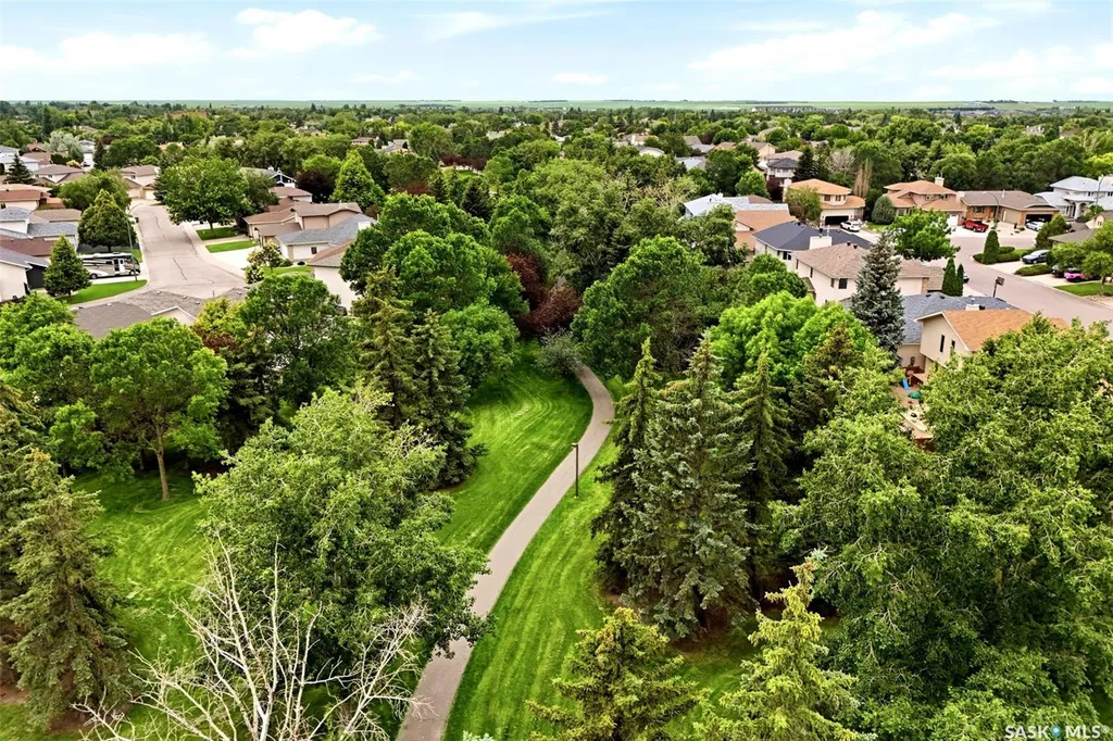 5414 Ballantine Court Regina SK S4X 4K4