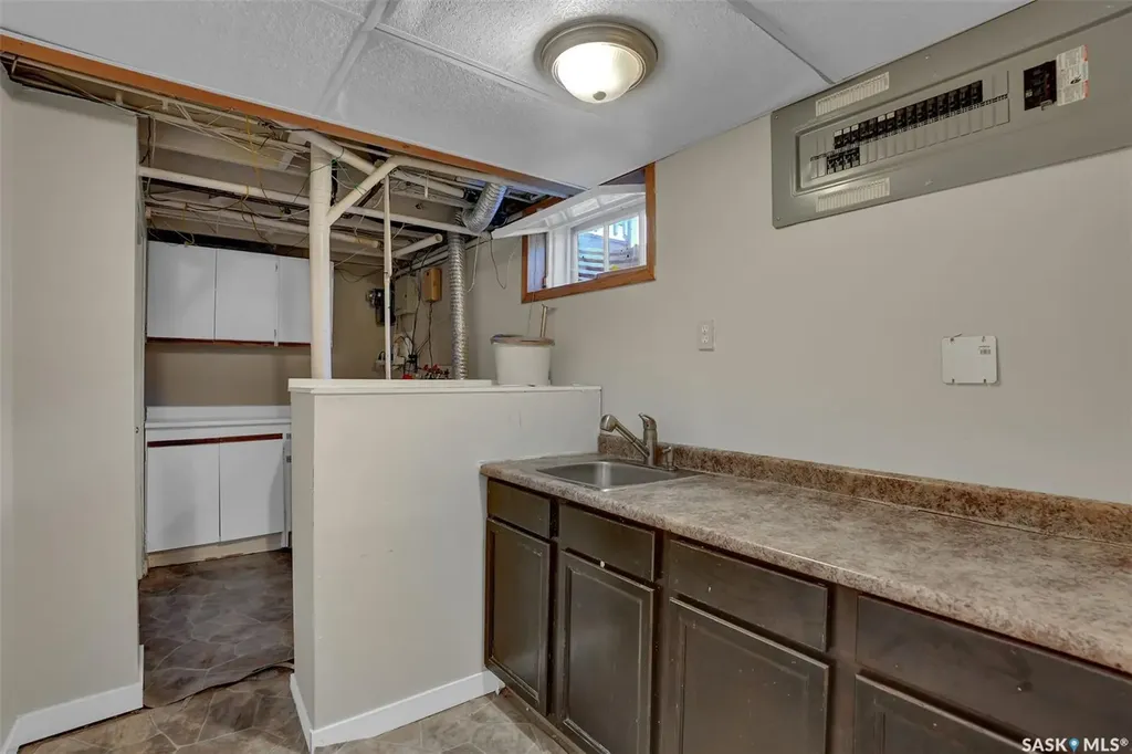 1830 Cowan Crescent Regina SK S4S 4C6