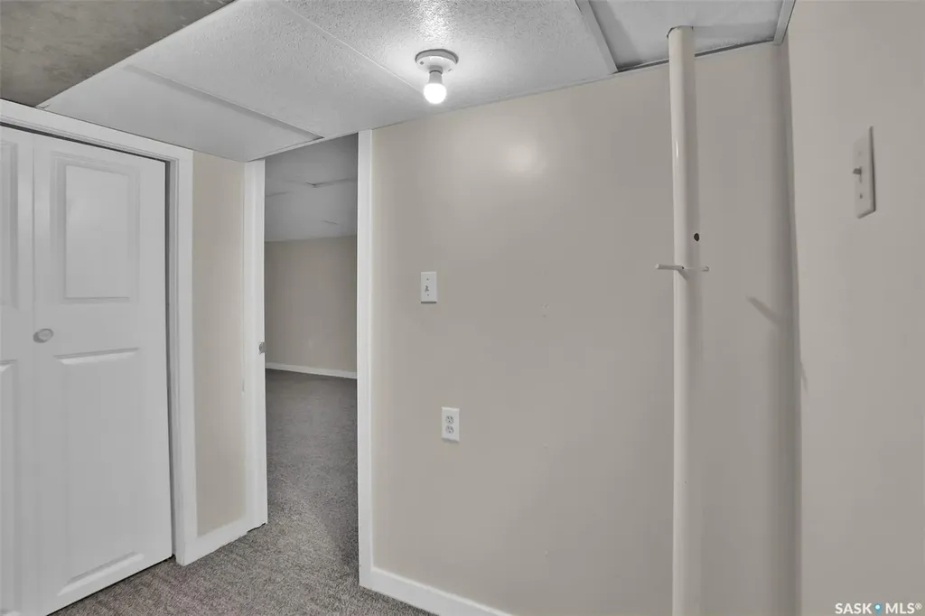 1830 Cowan Crescent Regina SK S4S 4C6