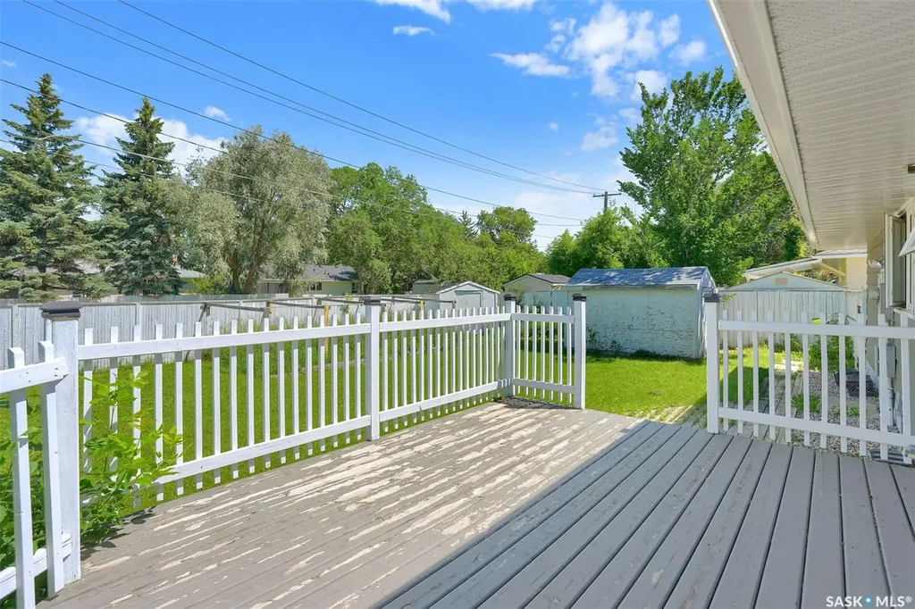 1830 Cowan Crescent Regina SK S4S 4C6