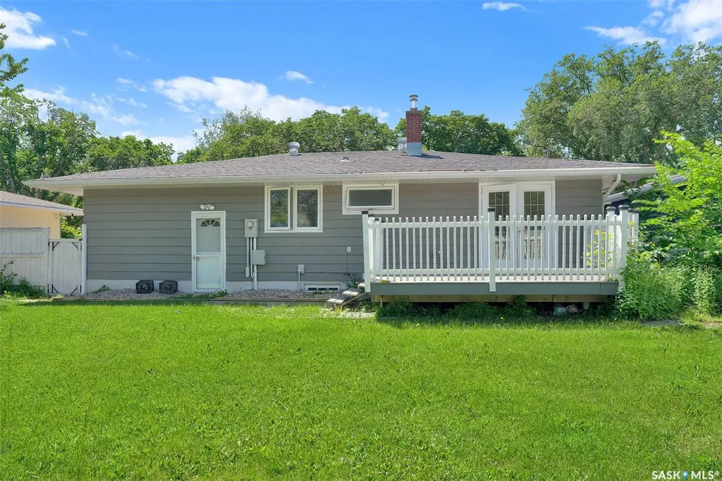1830 Cowan Crescent Regina SK S4S 4C6