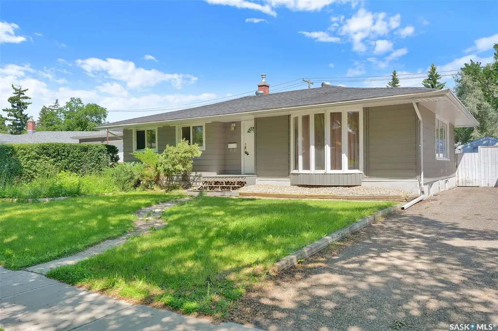 1830 Cowan Crescent Regina SK S4S 4C6