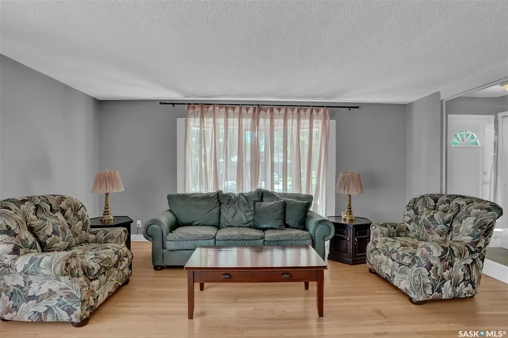 1830 Cowan Crescent Regina SK S4S 4C6