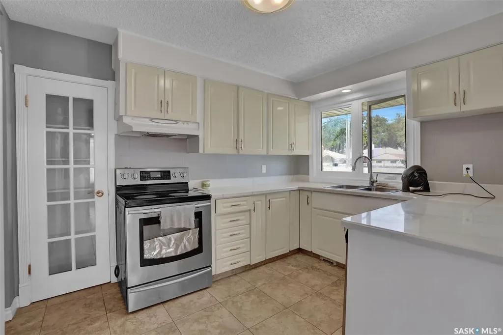 1830 Cowan Crescent Regina SK S4S 4C6