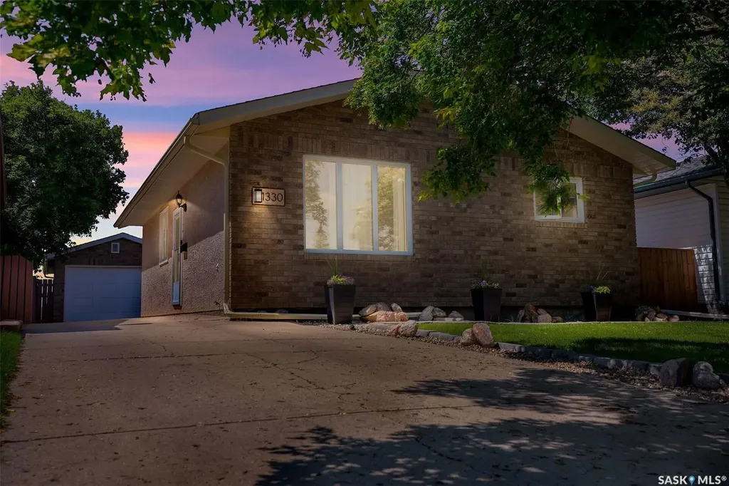 1330 Courtney Street Regina SK S4T 7S1