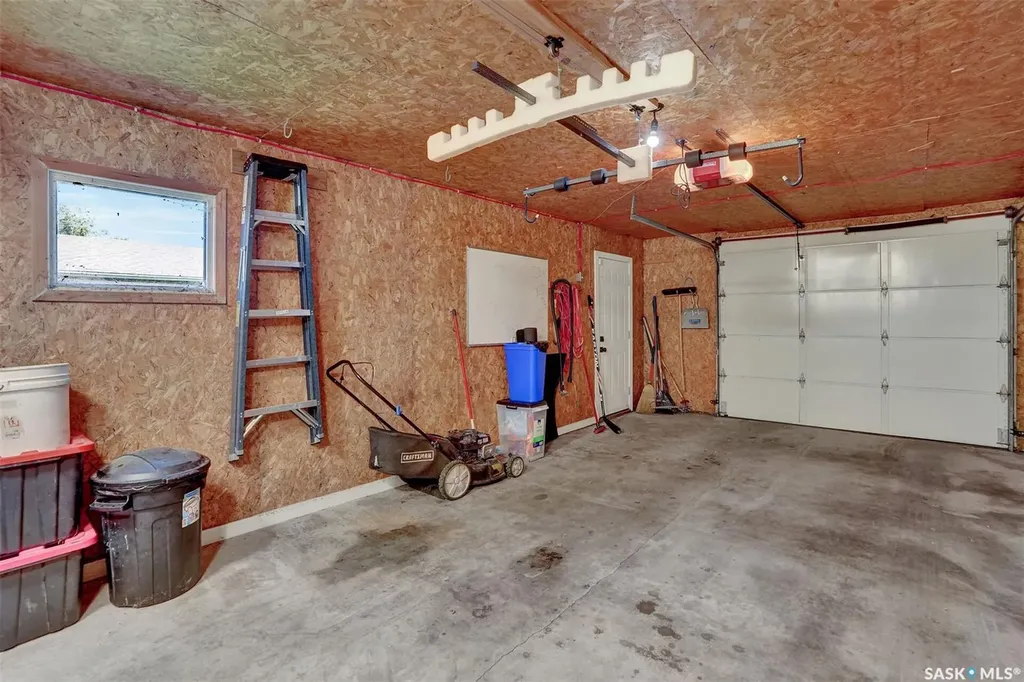 1330 Courtney Street Regina SK S4T 7S1