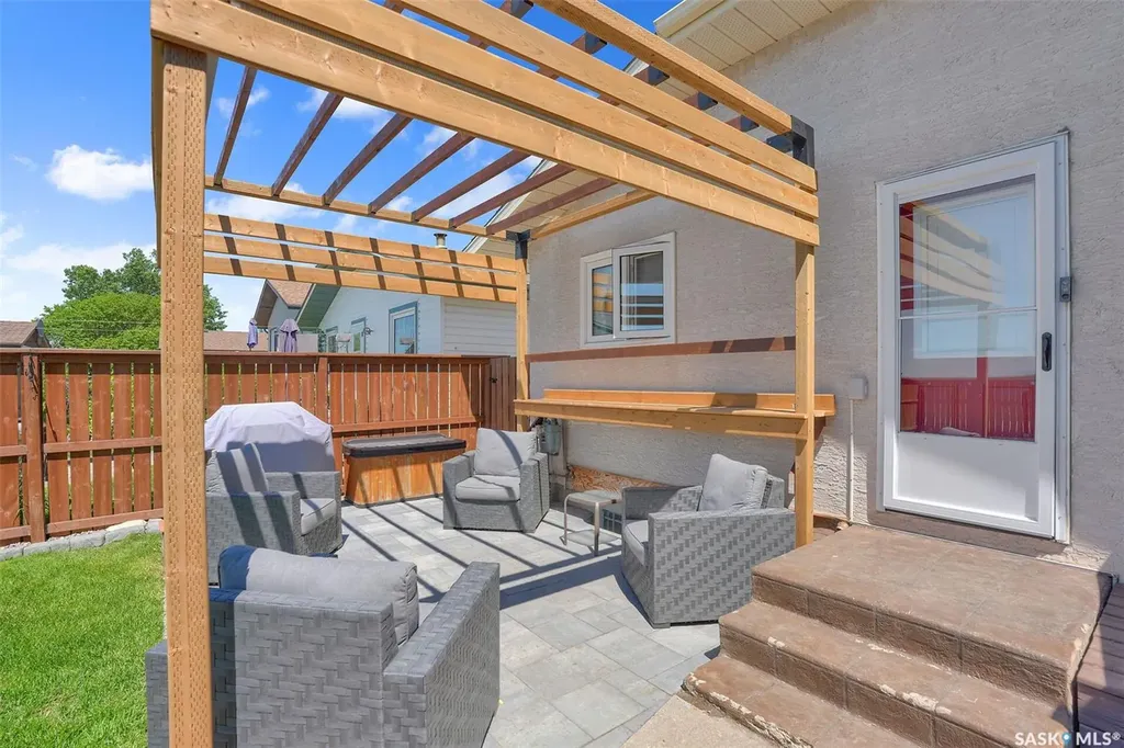 1330 Courtney Street Regina SK S4T 7S1