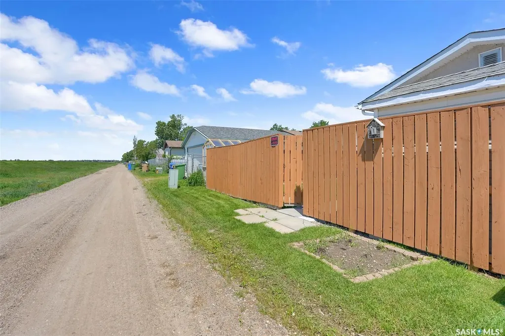 1330 Courtney Street Regina SK S4T 7S1