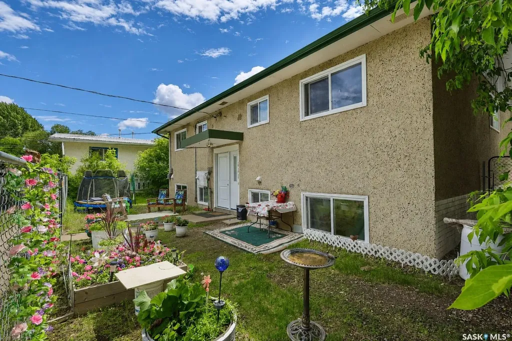 616 28th Street E Prince Albert SK S6V 1X9