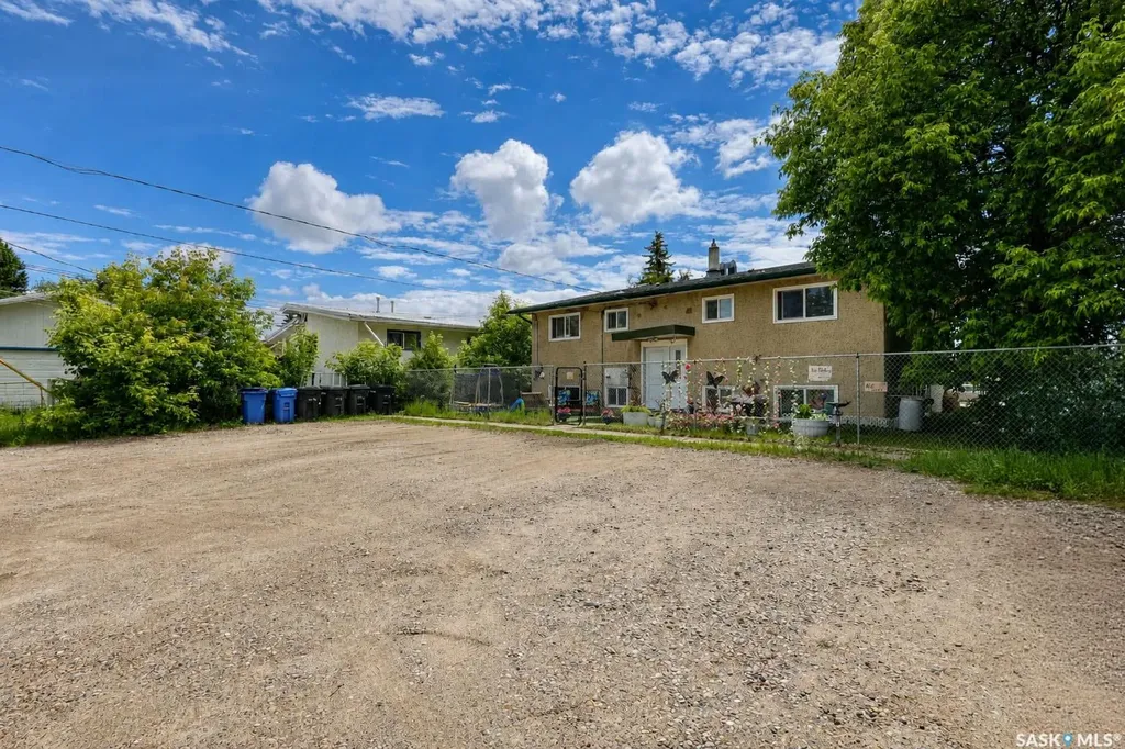 616 28th Street E Prince Albert SK S6V 1X9