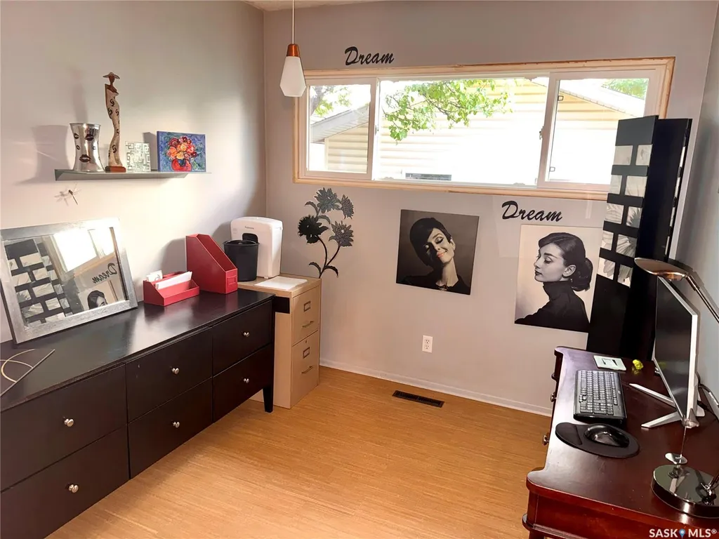 42 Spinks Drive Saskatoon SK S7H 4B8