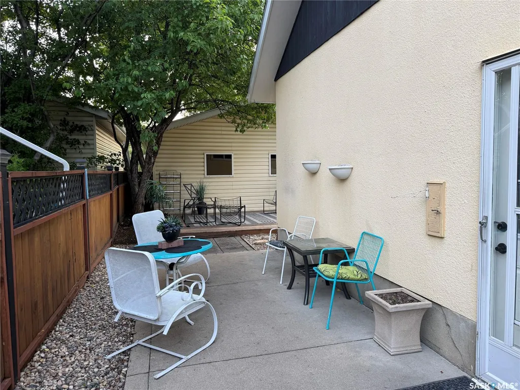 42 Spinks Drive Saskatoon SK S7H 4B8