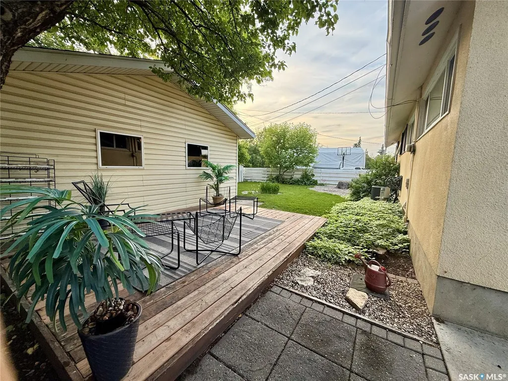 42 Spinks Drive Saskatoon SK S7H 4B8