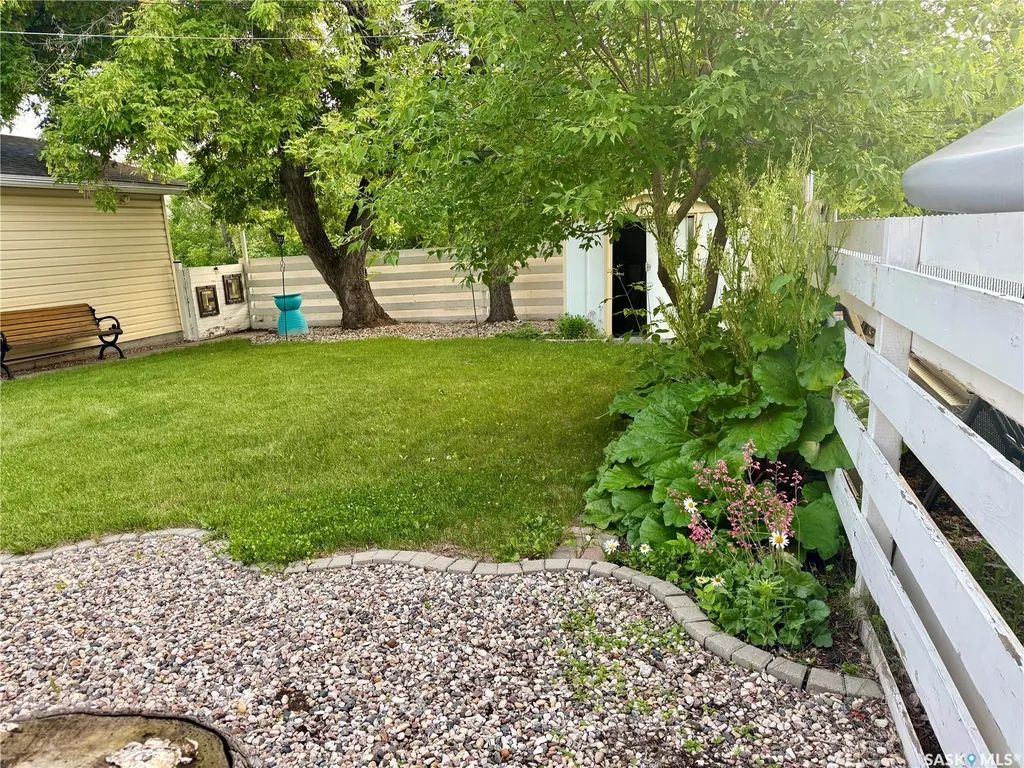 42 Spinks Drive Saskatoon SK S7H 4B8
