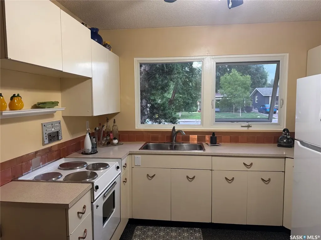 42 Spinks Drive Saskatoon SK S7H 4B8