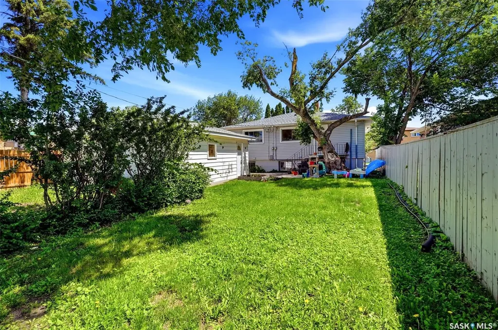 2426 Harvey Street Regina SK S4N 2N4