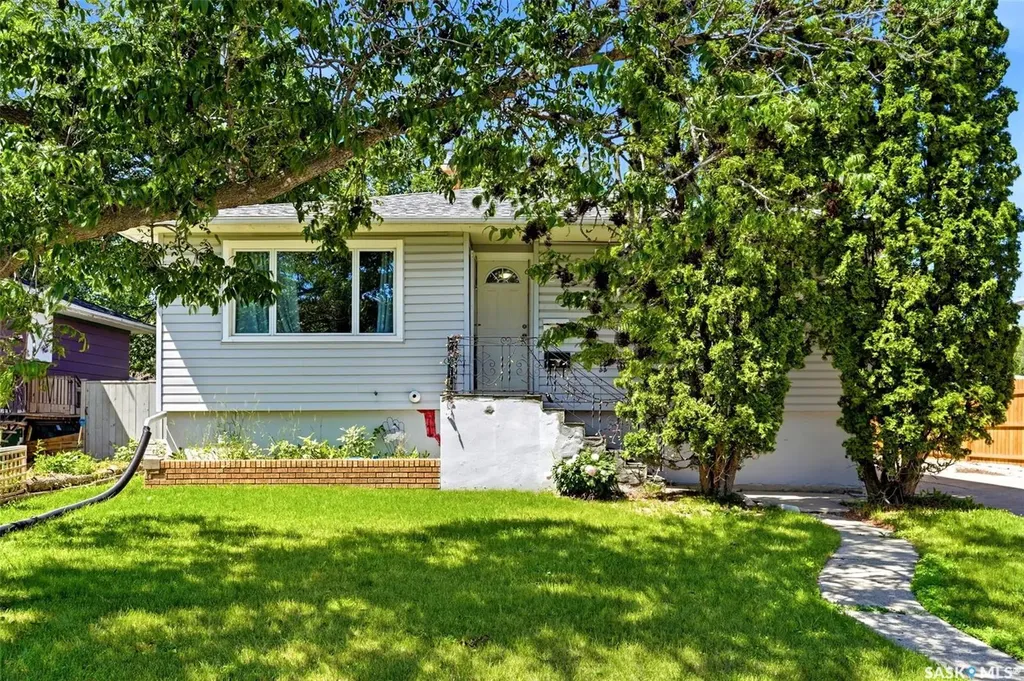 2426 Harvey Street Regina SK S4N 2N4