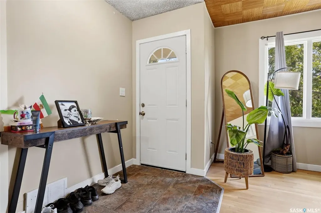 2426 Harvey Street Regina SK S4N 2N4