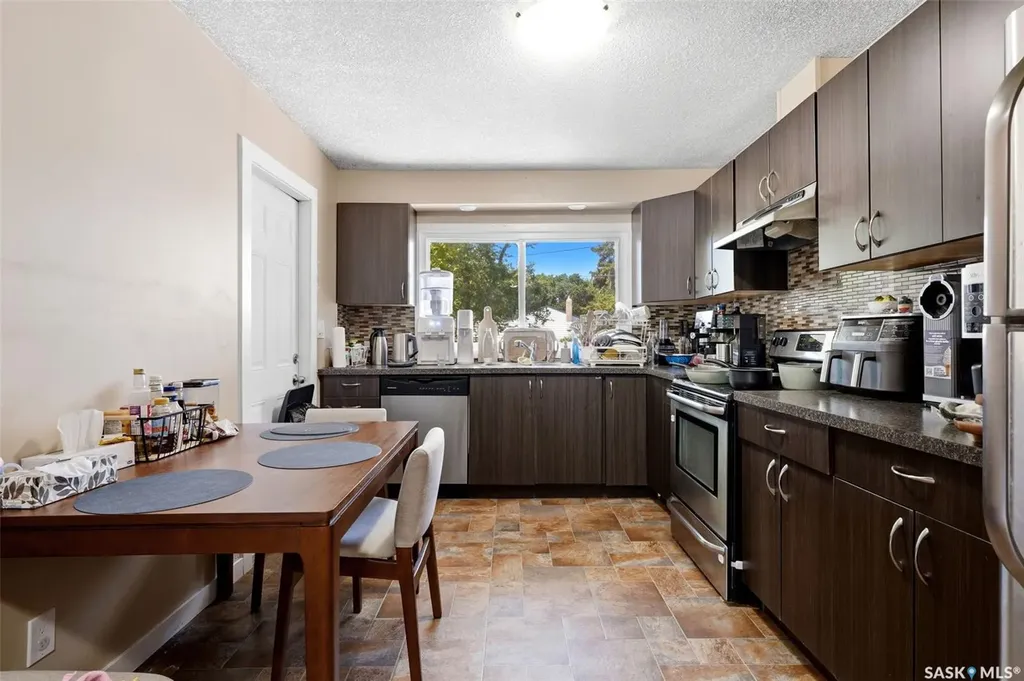 2426 Harvey Street Regina SK S4N 2N4