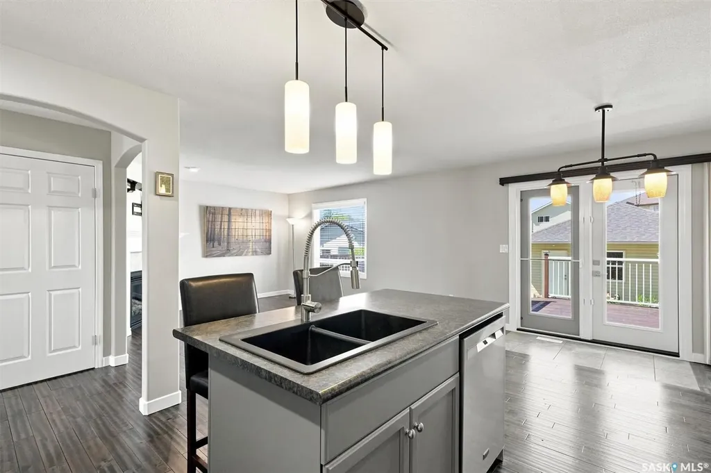911 Maguire Crescent Saskatoon SK S7W 1A5