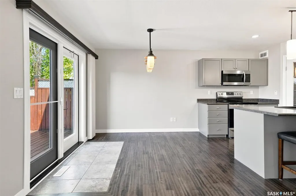 911 Maguire Crescent Saskatoon SK S7W 1A5
