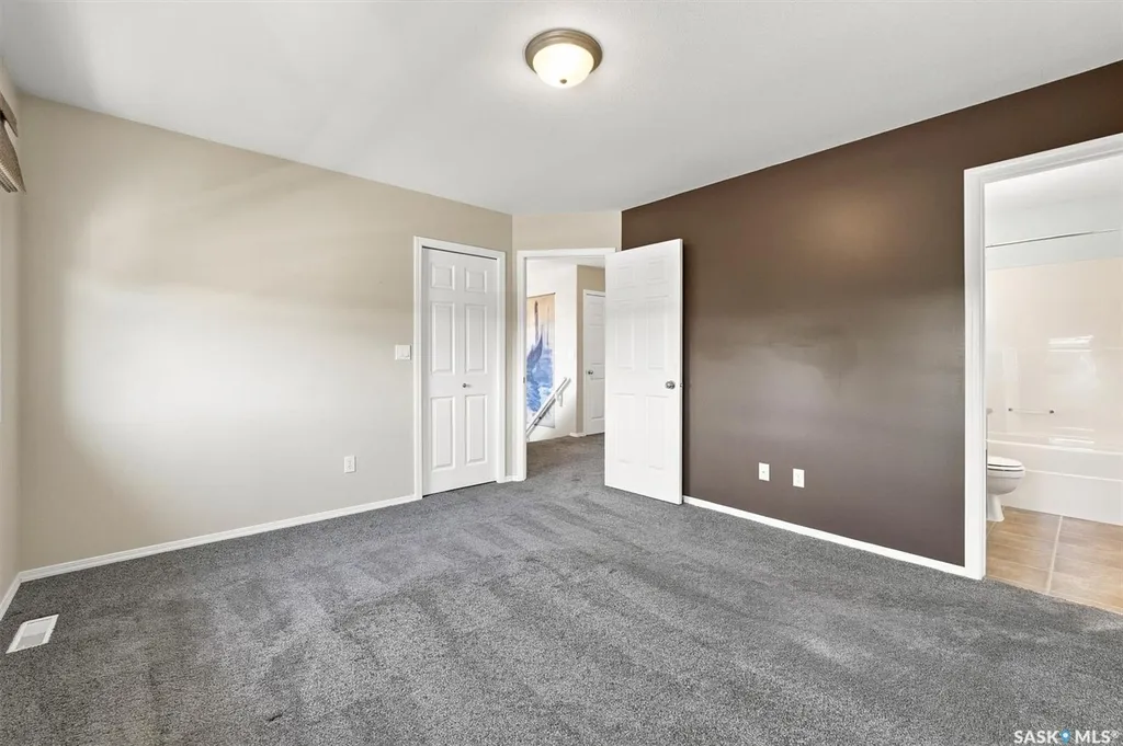 911 Maguire Crescent Saskatoon SK S7W 1A5