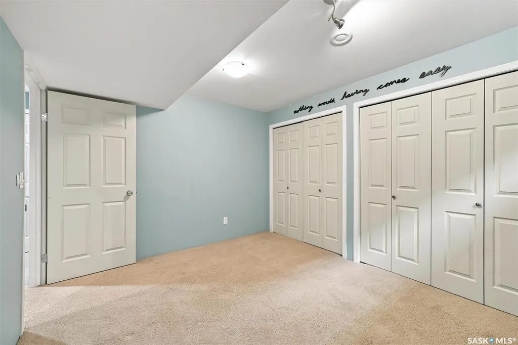 911 Maguire Crescent Saskatoon SK S7W 1A5