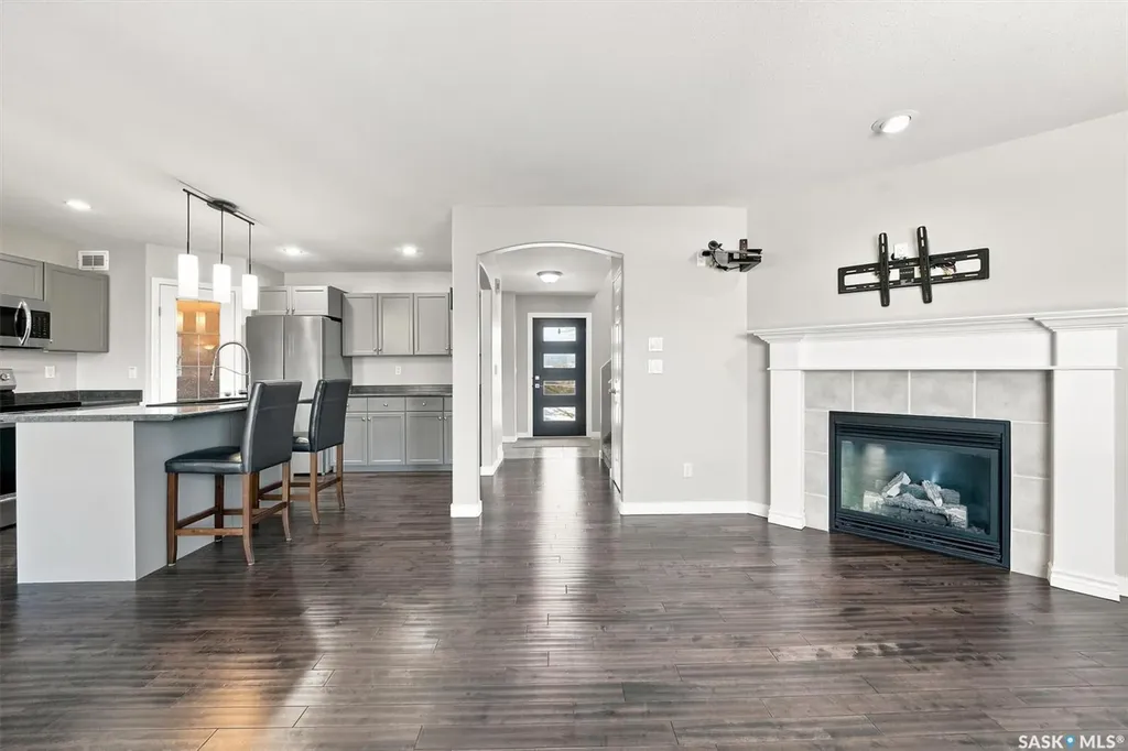 911 Maguire Crescent Saskatoon SK S7W 1A5