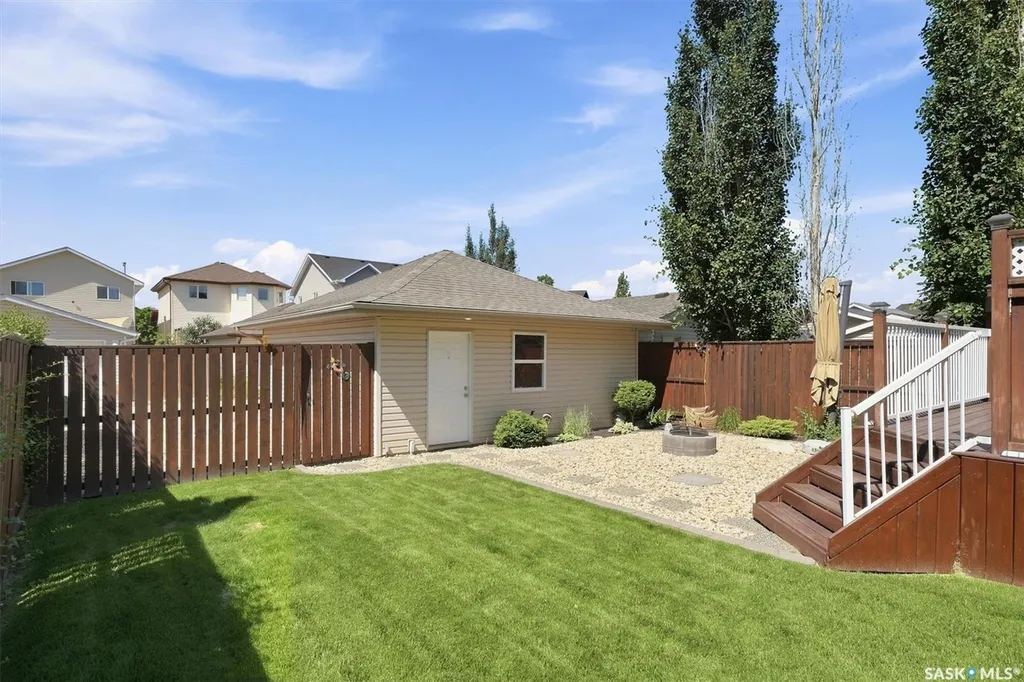 911 Maguire Crescent Saskatoon SK S7W 1A5