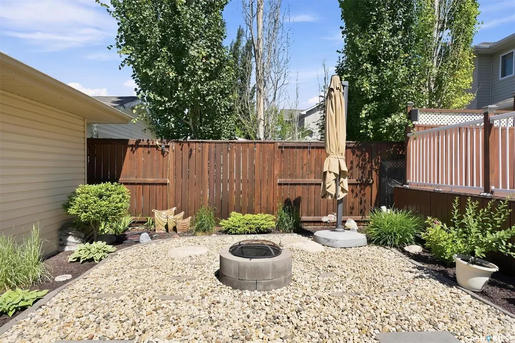 911 Maguire Crescent Saskatoon SK S7W 1A5