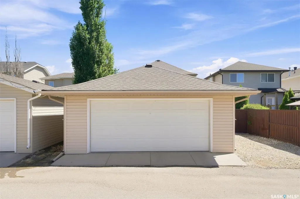 911 Maguire Crescent Saskatoon SK S7W 1A5