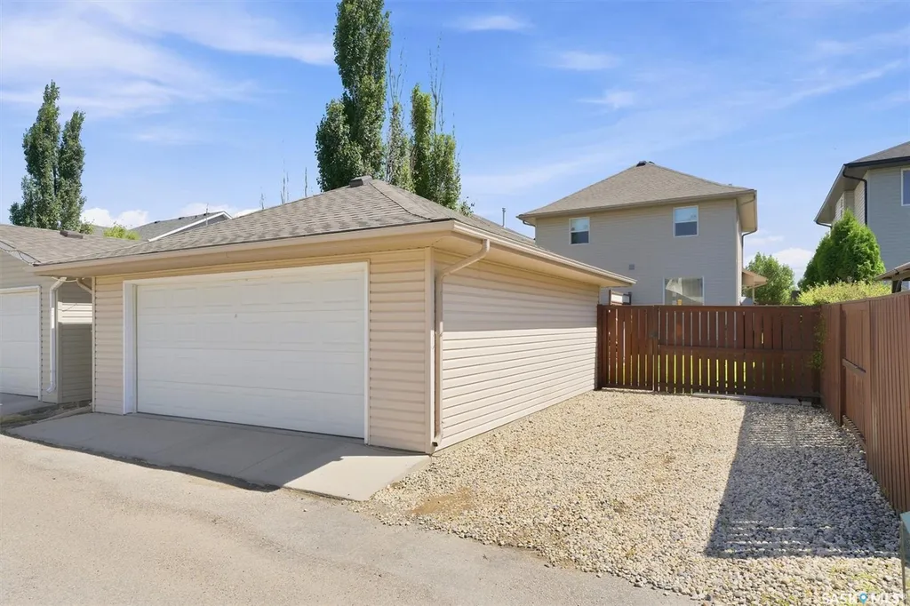 911 Maguire Crescent Saskatoon SK S7W 1A5