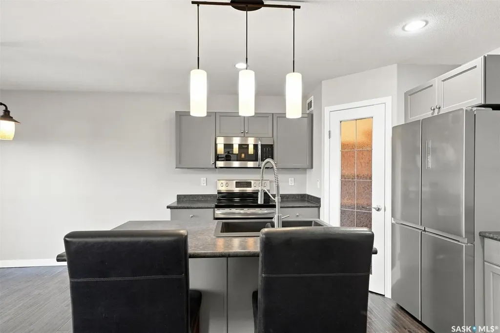 911 Maguire Crescent Saskatoon SK S7W 1A5