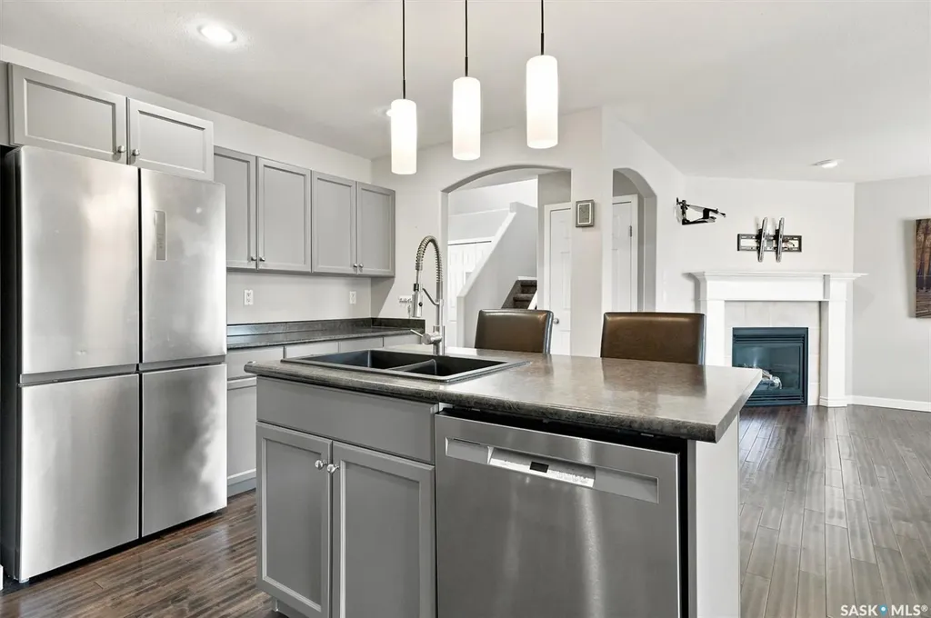 911 Maguire Crescent Saskatoon SK S7W 1A5