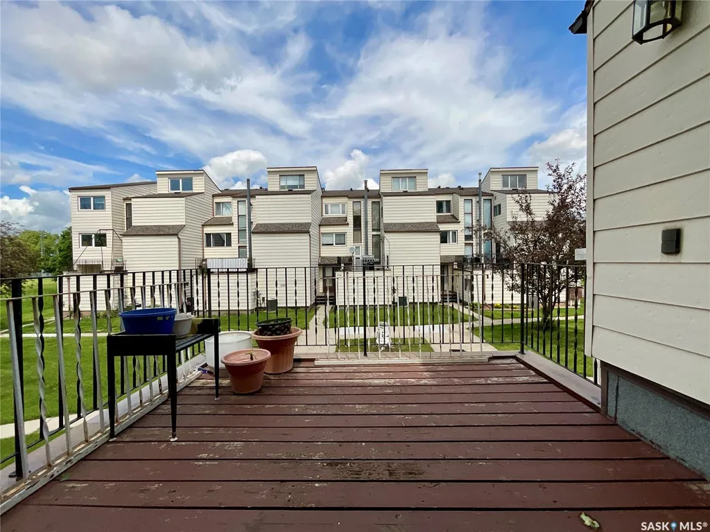 5118 10th Avenue Regina SK S4T 7P5