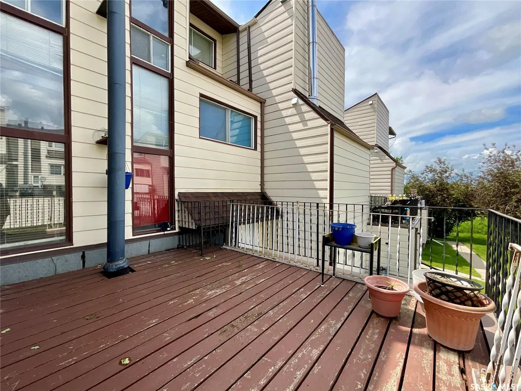 5118 10th Avenue Regina SK S4T 7P5