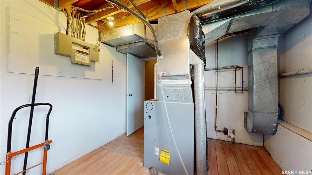 5118 10th Avenue Regina SK S4T 7P5